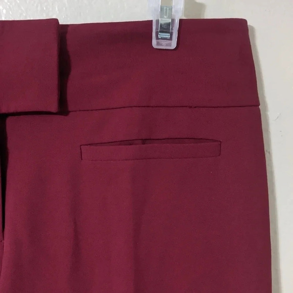 THE LIMITED Stretch Straight Leg Capri | Color Maroon | Size 2 - Picture 3 of 6